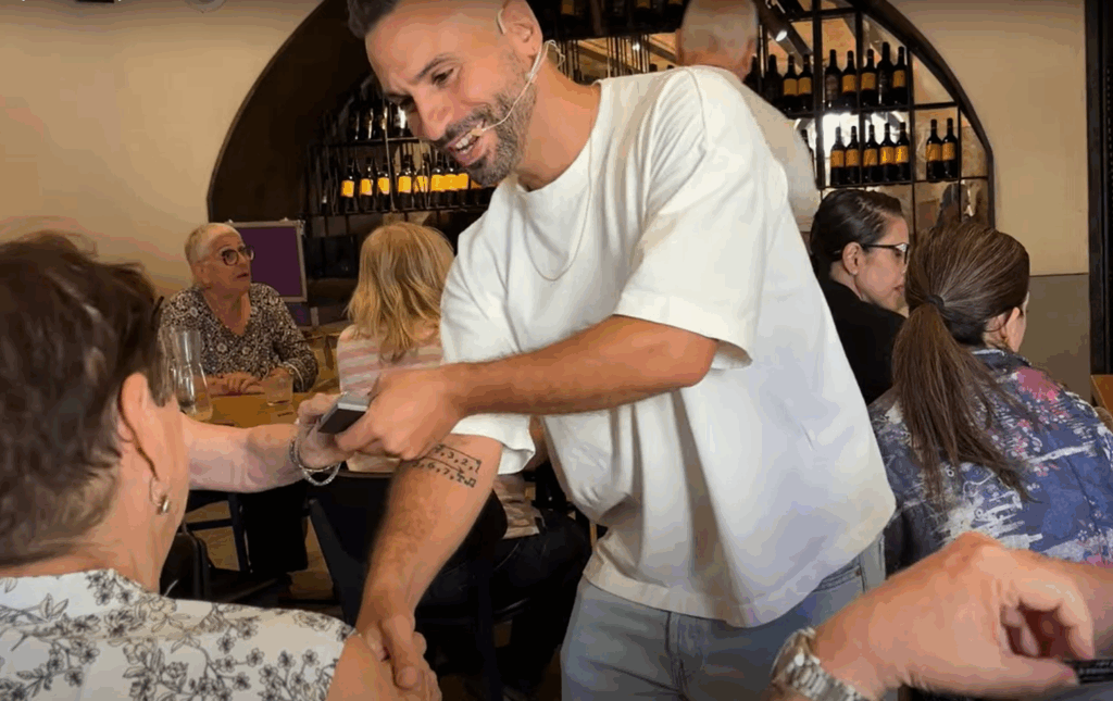 ירון זיגי במופע חיה